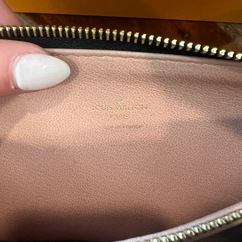 Louis Vuitton Coussin PM - Picture 4 of 13